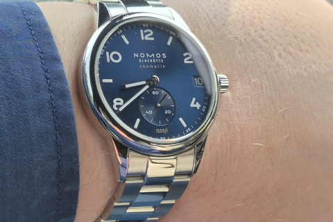 Nomos Club Neomatik 42 Blue Ref. 782 – nowoczesny modernizm z Glashütte - zdjecie nr 4