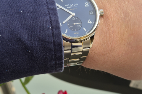 Nomos Club Neomatik 42 Blue Ref. 782 – nowoczesny modernizm z Glashütte - zdjecie nr 10