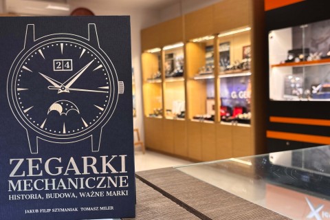 Klub, a książka „Zegarki mechaniczne; Historia, budowa, ważne marki” w sklepach z zegarkami - zdjecie nr 1